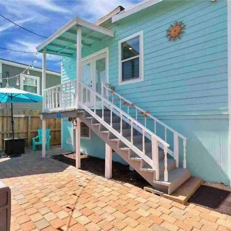 Hidden Hideaway! Bungalow 2 Blocks From The Beach! Sleeps 3 Villa Galveston Luaran gambar