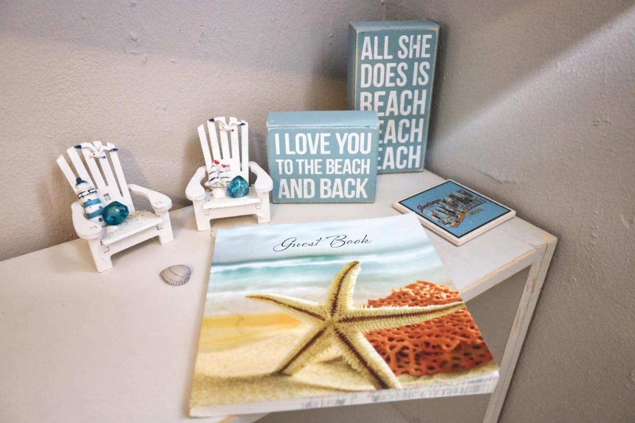 Hidden Hideaway! Bungalow 2 Blocks From The Beach! Sleeps 3 Villa Galveston Luaran gambar